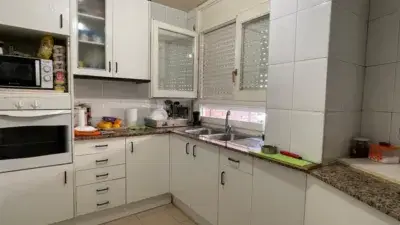 Piso en venta en Carretera de Valmanya 3 dormitorios 1 baño