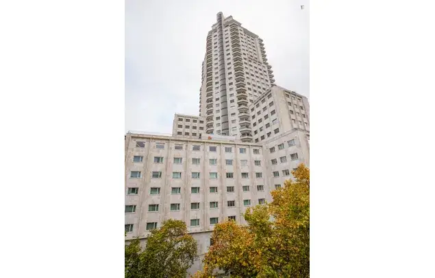 Alquiler Apartamento 6 Dormitorios Plaza Espa																																																	
a Madrid