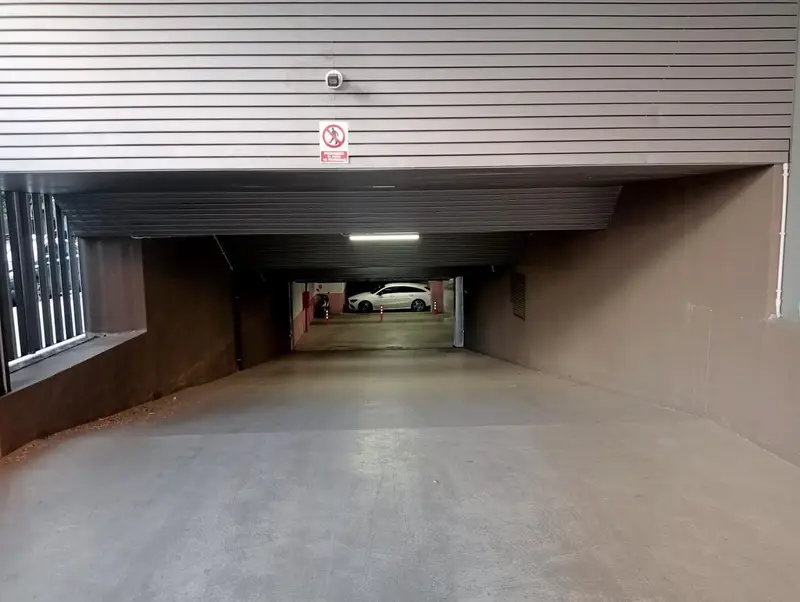 Garaje en Alquiler en Nervión Sevilla