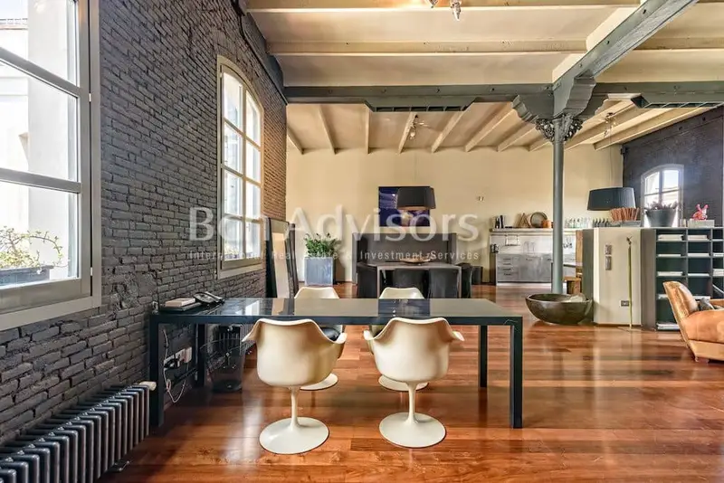 Loft de Lujo en venta en Barcelona: 314m2, 2 Suites, Chimenea