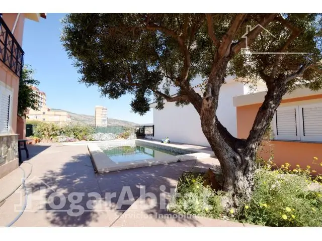 Chalet con Piscina 3 Terrazas Garaje Vistas al Mar