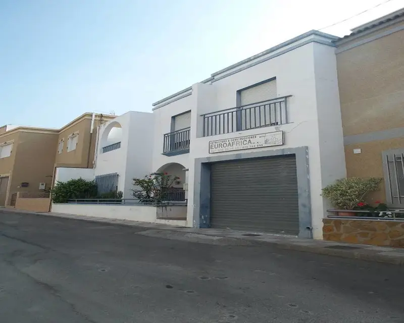 Piso en Adra 4 habitaciones 2 baños 111m2