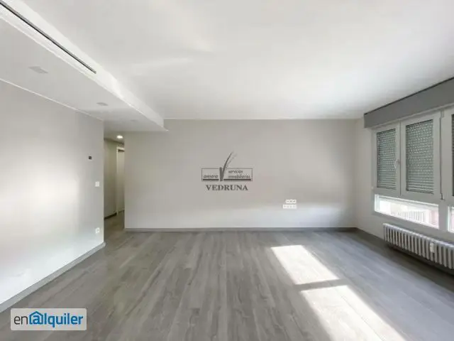 Alquiler Piso Reformado con Terraza en Ruiseñores