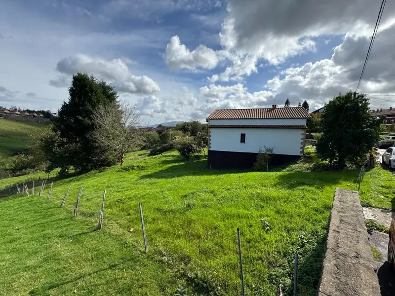 Venta Terreno con jardin en La Hayuela, Udías - Ref: T845