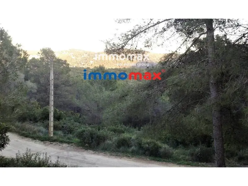 Parcela en Venta en Canyelles Barcelona 1426m2 Vistas Montañas