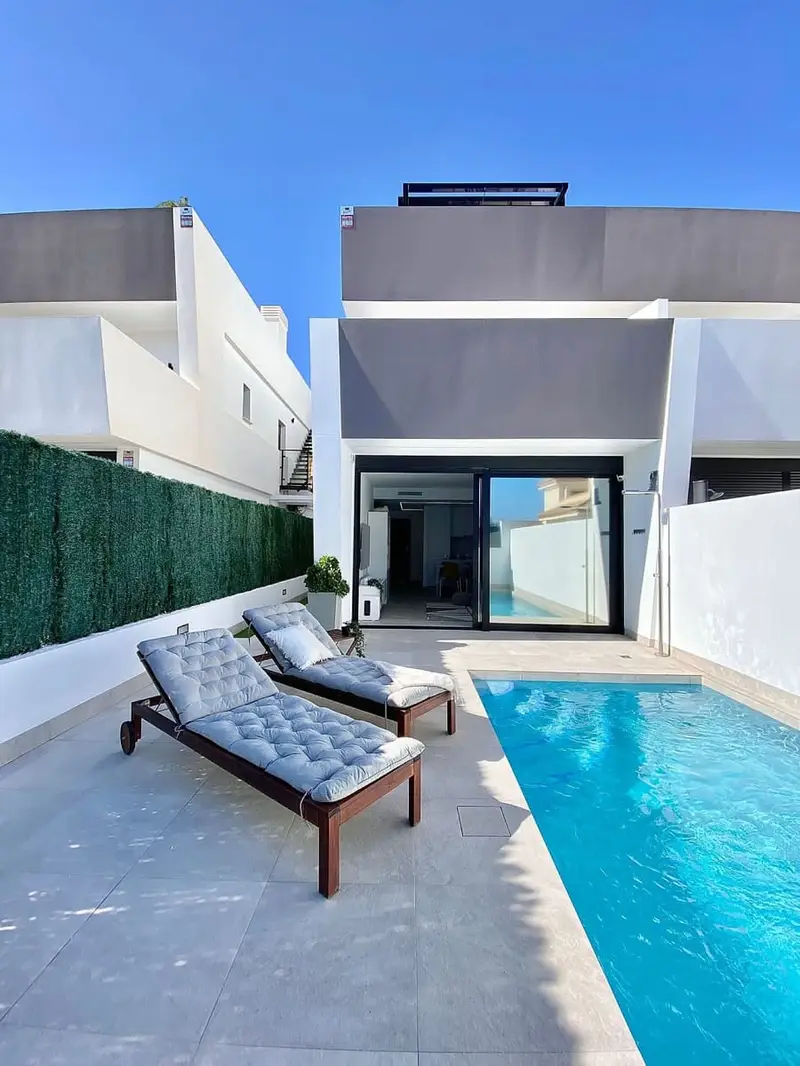 Villa Adosada en Santiago de la Ribera con Piscina Privada