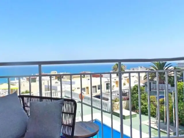 Apartamento con Piscina Privada en Torremolinos cerca de la Playa