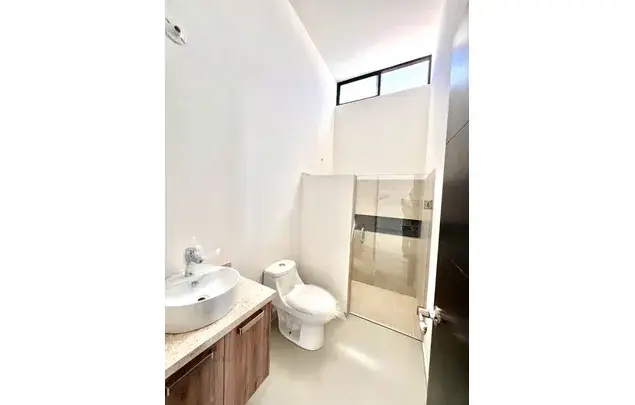 Casa en privada con vigilancia 2 rec 140m2