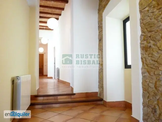 Alquiler Piso Rustico Centrico La Bisbal Emporda
