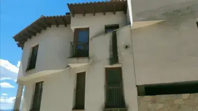 Casa adosada en venta en Barrio Troya