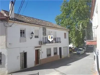 Casa Adosada en Tozar: 1 Dormitorio, Patio y Tranquilidad Andaluza