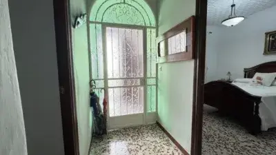 Casa en Venta en Carmona - Amplia Vivienda en el Real
