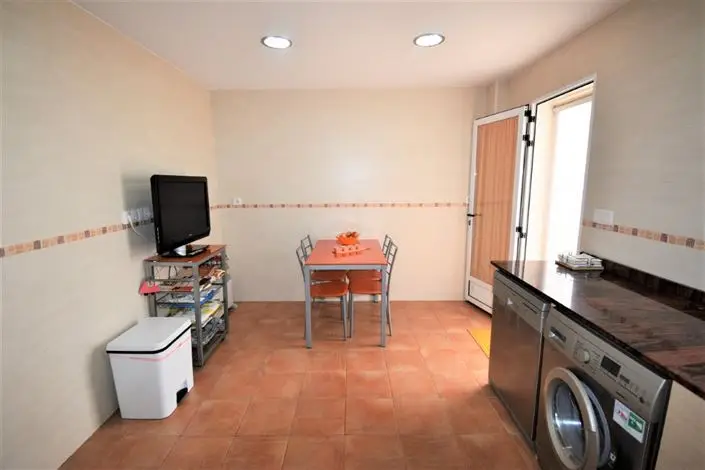 Villa 3 Dormitorios en Venta Monserrat