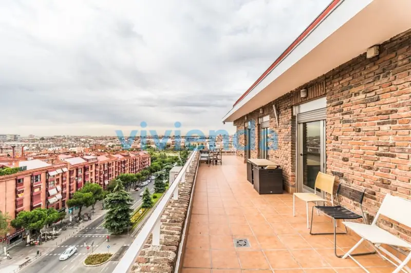 Ático con Terraza en Madrid - Vistas al Skyline