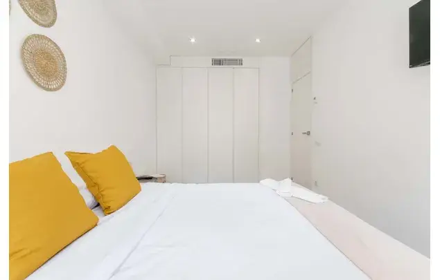 Habitacion 142m2 Gran Via Carles III Barcelona