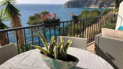 Apartamento en Cala Llevado con Vistas al Mar