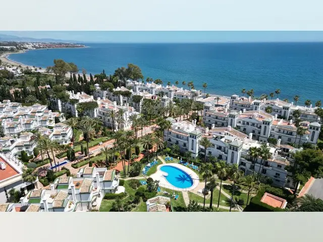 Piso de 2 Dormitorios en venta Milla de Oro, España