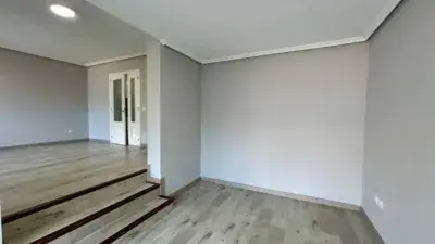 Chalet Adosado Reformado en La Lastrilla 5 Dormitorios Jardin Privado