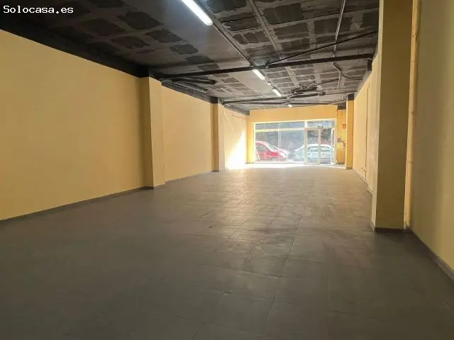 Local Comercial Diafano con Salida de Humos en Manresa