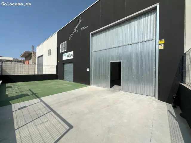 Nave Industrial con Taller y Cafeteria en Torrevieja