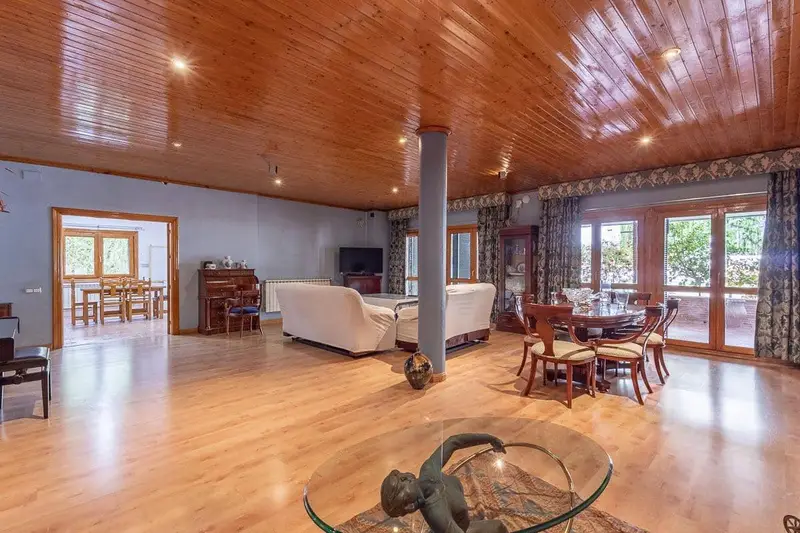 Chalet de Lujo en Las Gabias Granada con Piscina Opcional