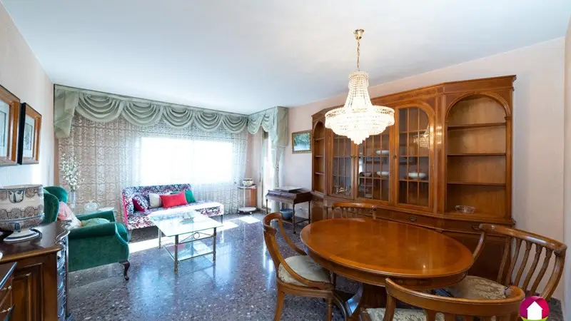 Piso en Avenida Juan Pablo II: Ideal Familias