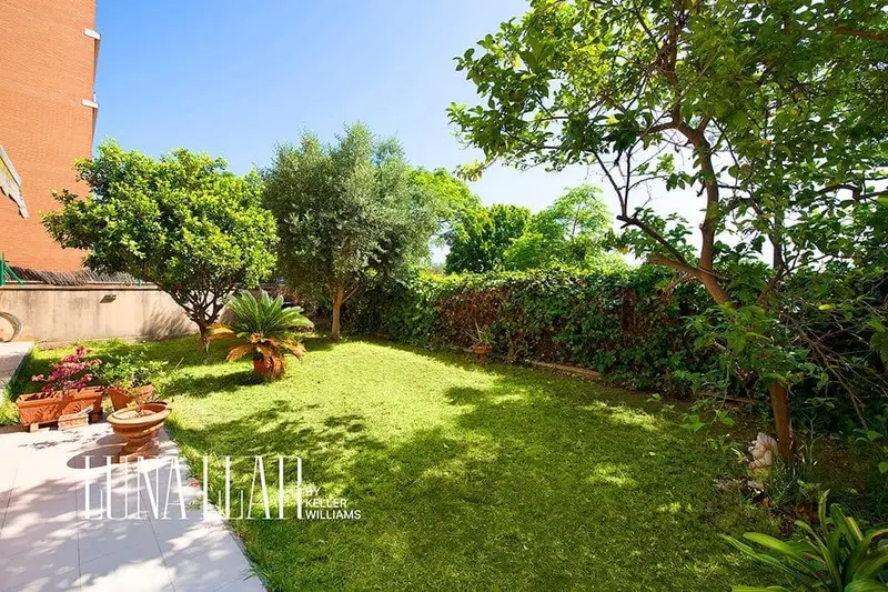 Apartamento en Planta Baja con Jardin Privado en Castelldefels