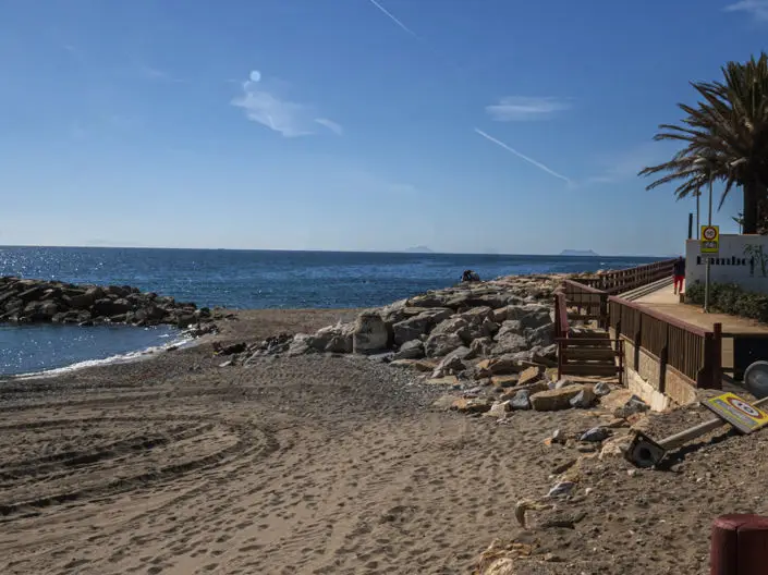 Apartamento en Primera Linea de Playa La Herradura 2 Dormitorios