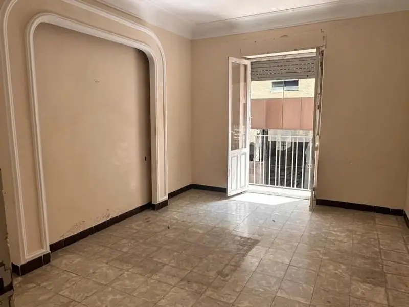 Piso en Alicante Centro para Inversores 125m2 5 Dorm 2 Baños