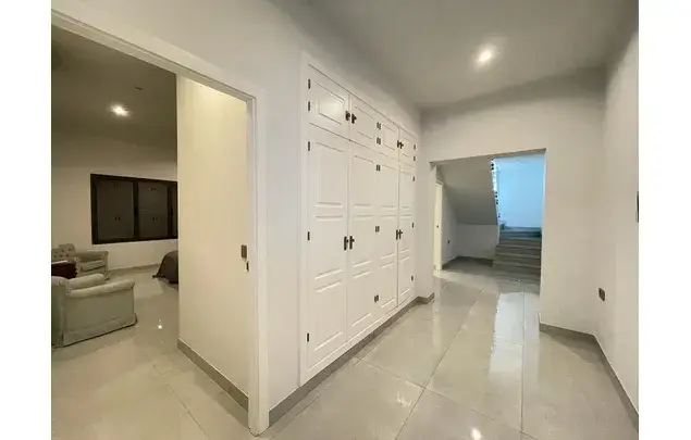Rent 7 bedroom house of 650 m² in Marbella