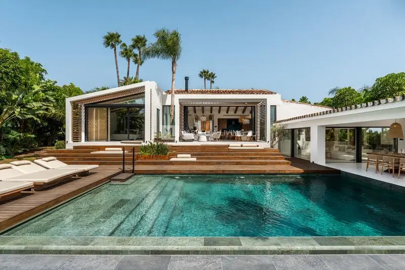 Villa de 5 Dormitorios en Nueva Andalucía