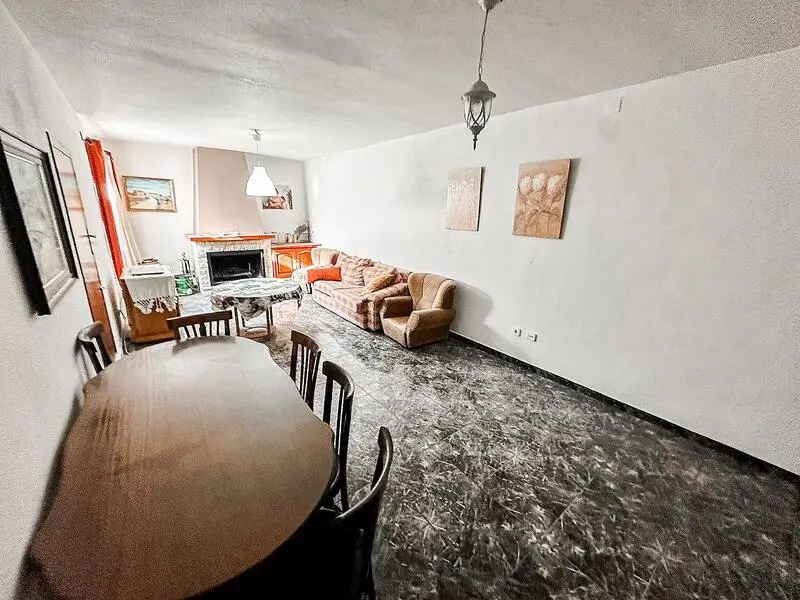 5 Cuarto Adosado en Pinoso con Garaje y Pozo