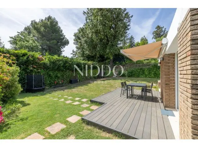Casa Independiente Reformada en Bellaterra 280m²
