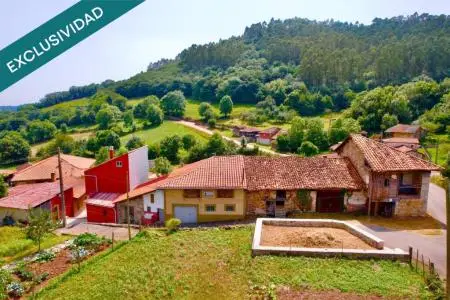 Casa adosada en Asturias con reforma y vistas