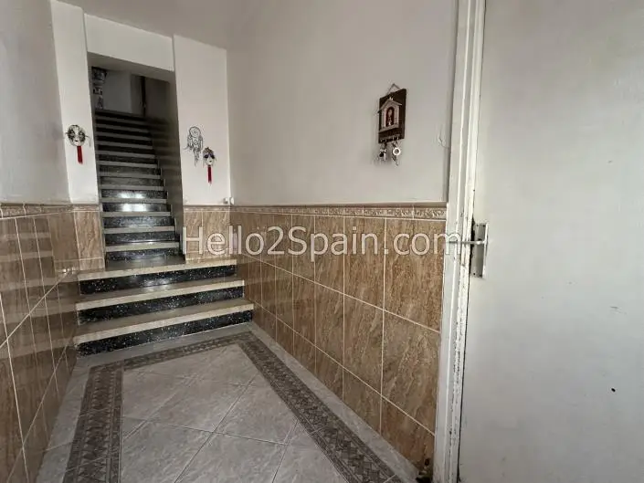 Casa adosada de 5 dormitorios en Pego