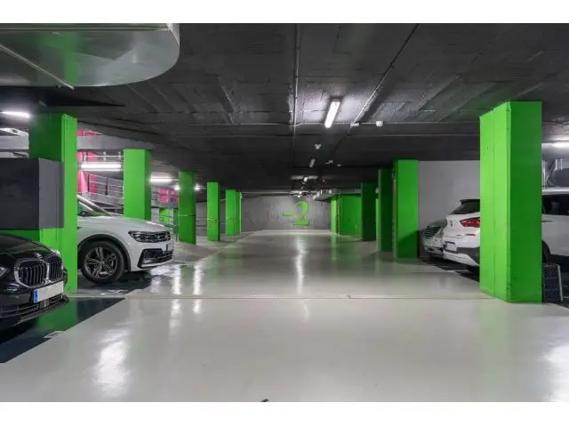 Parking Moto Alquiler Barcelona Carrers Candi