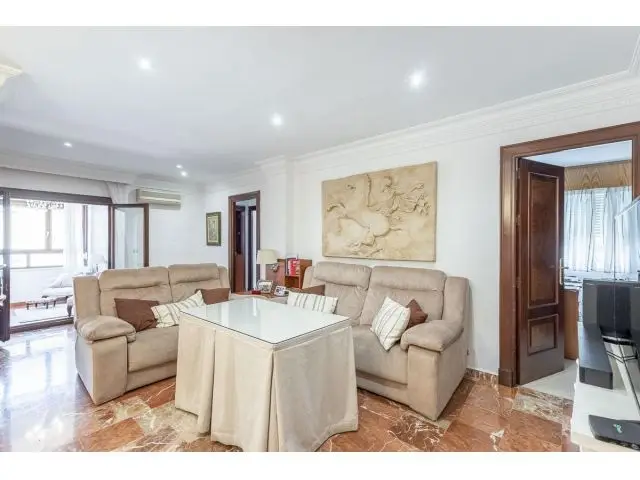 Piso Familiar 115m2 4 Dormitorios Terraza Cerca de Servicios