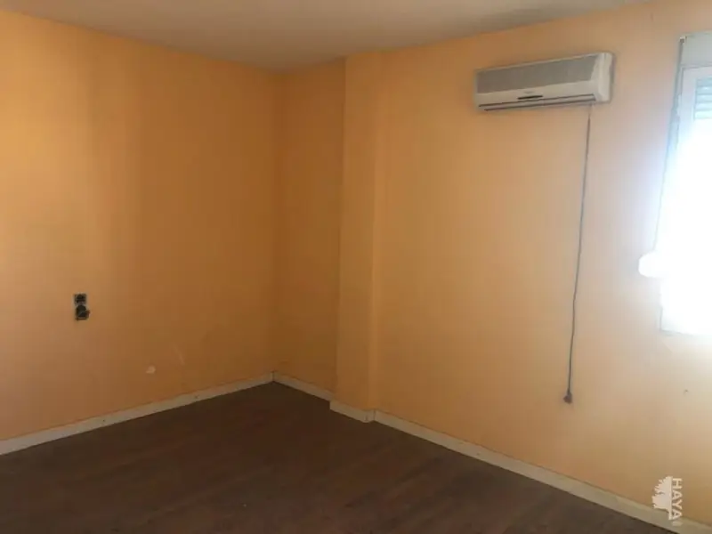 Piso en venta en Linares 4 habitaciones 2 baños