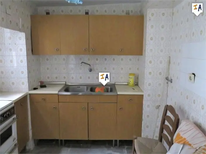Casa de 6 Dormitorios en Alcaudete Jardin y Garaje