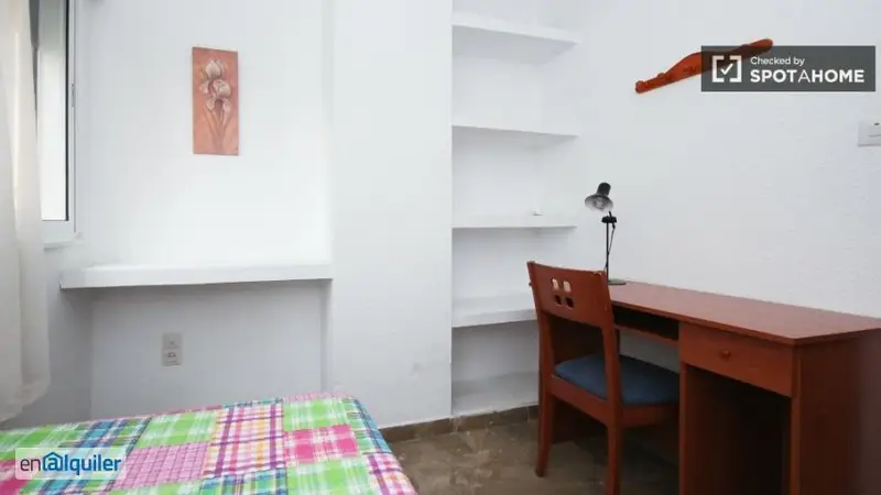 Habitaciones en piso compartido Los Pajaritos cerca estacion tren