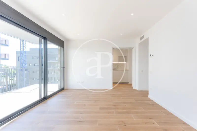 Alquiler Piso Finestrelles 90m2 3 Dormitorios Terraza Piscina Parking