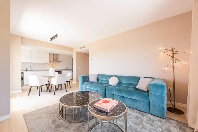 Apartamento de Lujo en Nueva Andalucia con Vistas al Mar y a la Montana