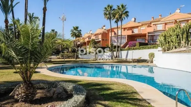 Casa pareada en venta en El Paraíso-Atalaya-Benamara