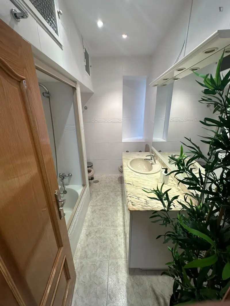 Habitacion Amueblada Cerca Av America Madrid