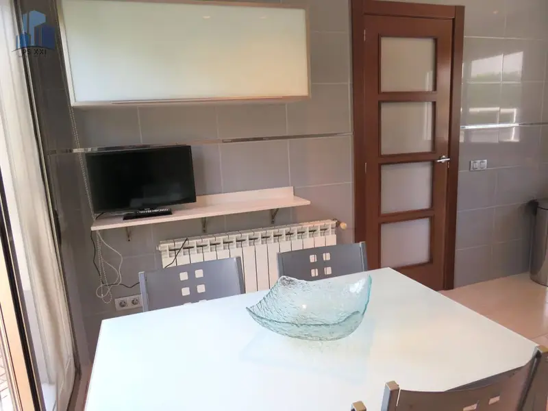Chalet en venta en Burriana con piscina y tres habitaciones