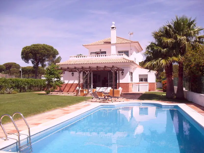 Villa de Lujo en Venta El Portil 5 Dormitorios Piscina Privada