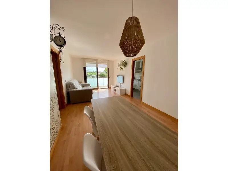 Venta Piso con Garaje en Sils - 3 Dormitorios - 85m2