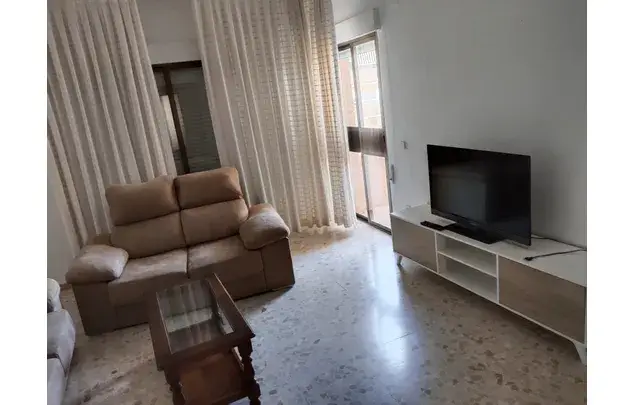 Alquiler Apartamento 4 Dormitorios Cáceres 120m²