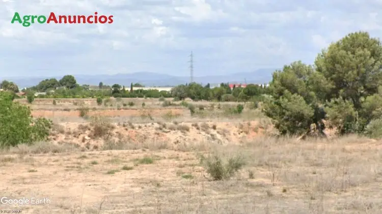 Venta  de Finca rústica de tierra de labor de secano en Valencia