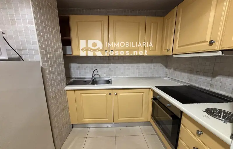 Piso en venta en Roses Girona 3 dormitorios piscina y tenis
